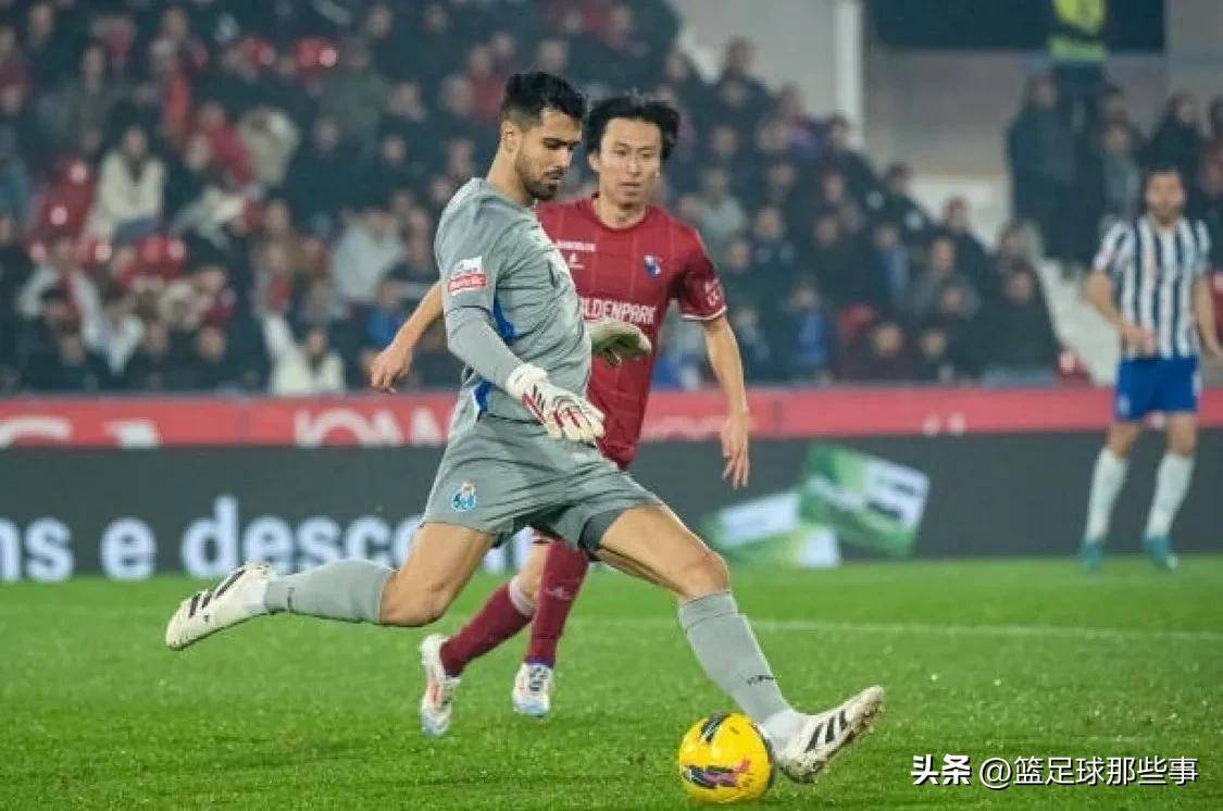 葡超今夜再迎强敌,波尔图完成体检,主帅态度:媒体盛赞,心理建设被强调(穆里尼奥执教波尔图欧冠难题待解) 葡超今夜再迎强敌,波尔图完成体检,主帅态度:媒体盛赞,心理建设被强调(穆里尼奥执教波尔图欧冠难题待解)