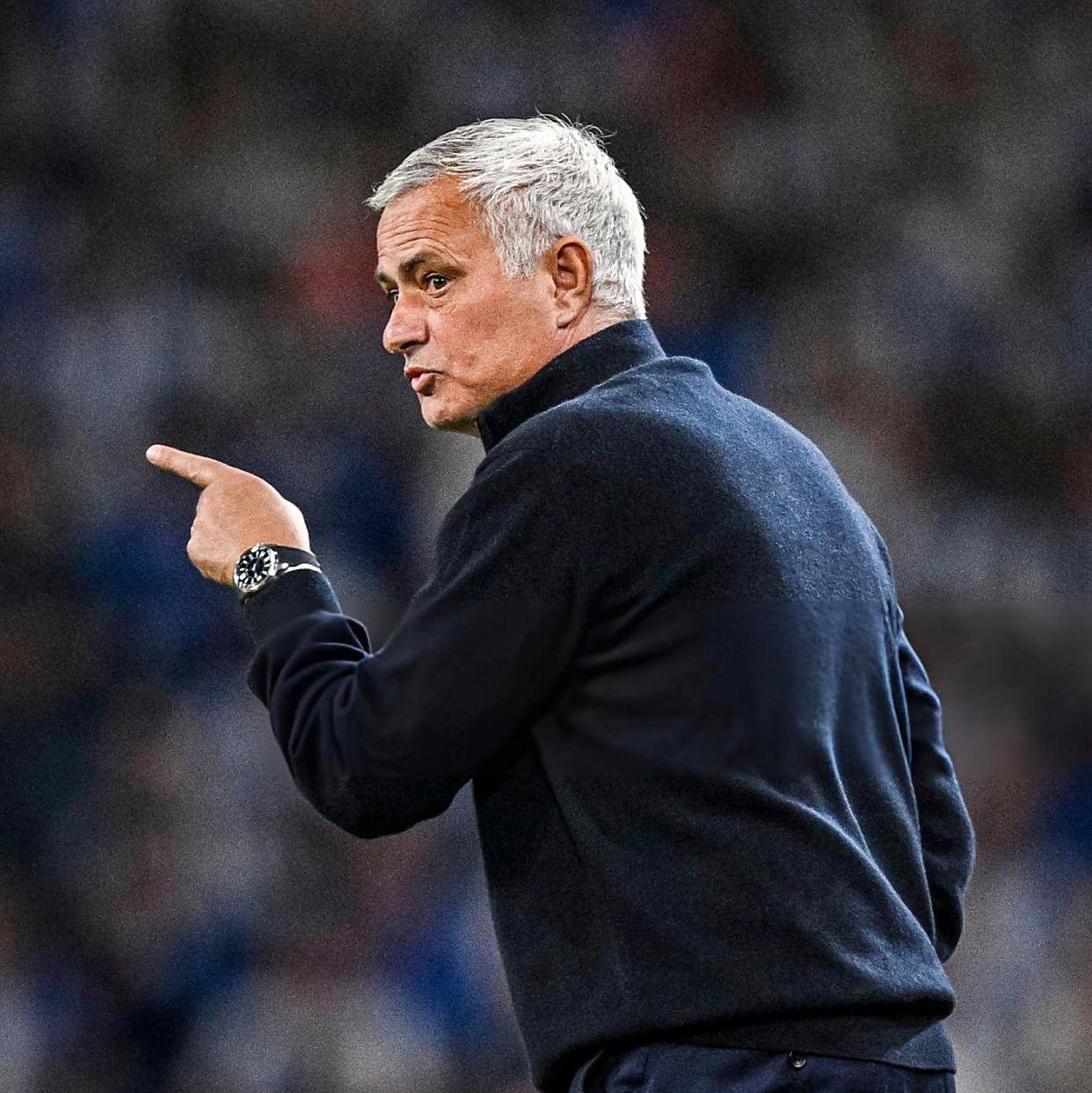 葡超今夜再迎强敌,波尔图完成体检,主帅态度:媒体盛赞,心理建设被强调(穆里尼奥执教波尔图欧冠难题待解) 葡超今夜再迎强敌,波尔图完成体检,主帅态度:媒体盛赞,心理建设被强调(穆里尼奥执教波尔图欧冠难题待解)